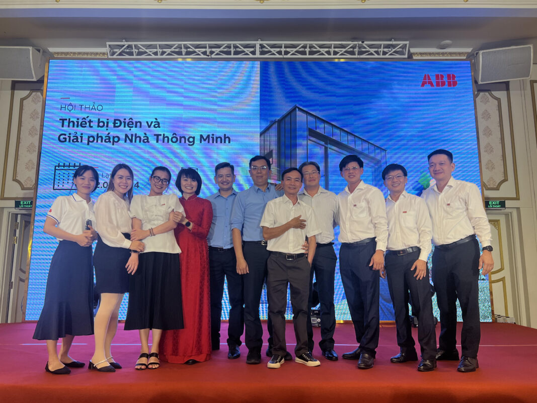 Các đại diện đến từ ABB và Phúc Khang